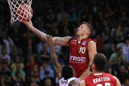 Verpflichtungen in Boston: Theis reist vom Basketball-Supercup ab Verpflichtungen in Boston: Theis reist vom Basketball-Supercup ab