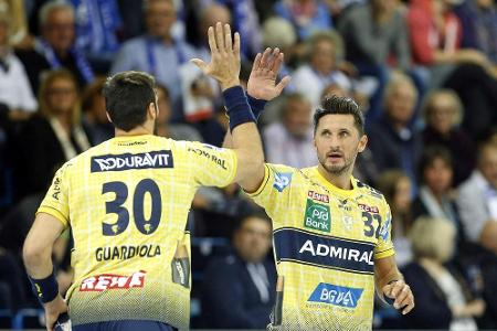 Sieg im Supercup: Löwen holen ersten Titel der Handball-Saison Sieg im Supercup: Löwen holen ersten Titel der Handball-Saison