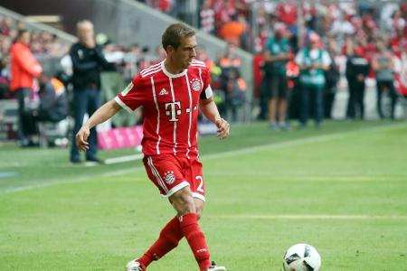 St. Pauli macht Lahm ein Angebot - Gehalt verhandelbar St. Pauli macht Lahm ein Angebot - Gehalt verhandelbar