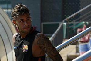 Medien: Paris will Neymar für 222 Mio. Euro holen - Barcelona dementiert