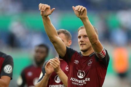 2. Liga: Behrens rettet Club im Spitzenspiel - Sandhausen Tabellenführer 2. Liga: Behrens rettet Club im Spitzenspiel - Sandhausen Tabellenführer