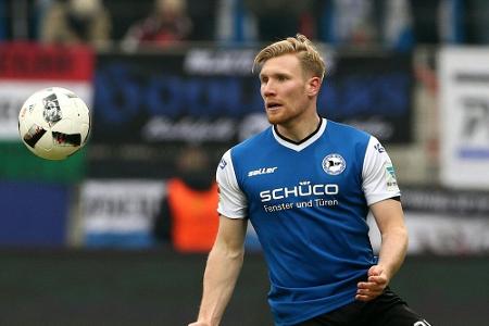Bielefeld übernimmt mit Sieg gegen Bochum Tabellenspitze Bielefeld übernimmt mit Sieg gegen Bochum Tabellenspitze
