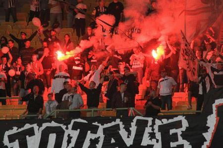 Nach Pistorius-Vorstoß: Ulbig lehnt Pyrotechnik in Fußballstadien ab Nach Pistorius-Vorstoß: Ulbig lehnt Pyrotechnik in Fußballstadien ab