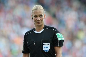 Schiedsrichterin Steinhaus beim Bundesliga-Auftakt nicht im Einsatz