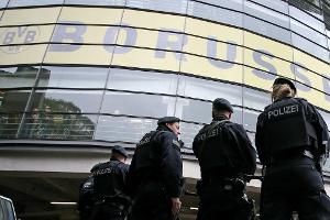 Dortmund: Ein lebensgefährlich Verletzter - Polizei nimmt BVB-Ultras in Gewahrsam