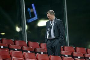 WM-Quali der Frauen: Grindel in Großaspach auf der Tribüne