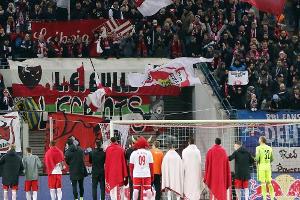 RB-Profis spendieren ihren Fans Bratwürste und Bier
