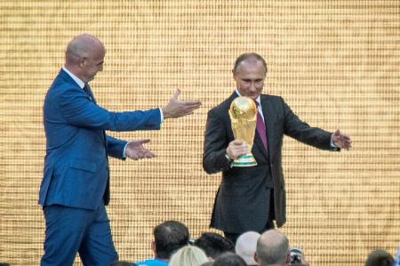 Putin setzt WM-Macher unter Druck: Verzögerungen Putin setzt WM-Macher unter Druck: Verzögerungen