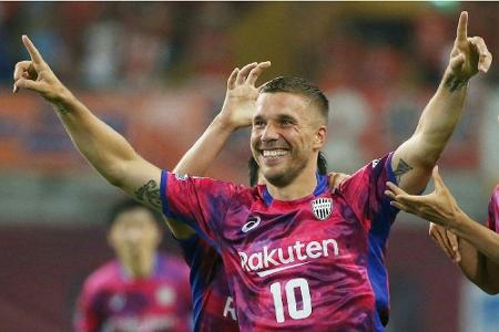 Podolski glaubt an Klassenerhalt des 1. FC Köln Podolski glaubt an Klassenerhalt des 1. FC Köln