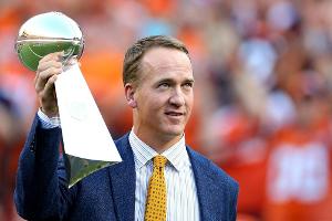 Indianapolis Colts enthüllen Manning-Statue