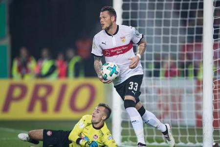 ... doch die Gäste aus Schwaben schlugen zurück durch Daniel Ginczek, der die zahlreich mitgereisten VfB-Fans aufatmen ließ.