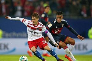 Bayern quält sich gegen zehn Hamburger zum Sieg - Müller angeschlagen
