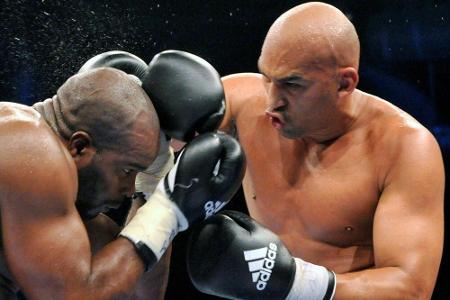 Box-Weltmeister Charr muss Titel gegen Oquendo verteidigen Box-Weltmeister Charr muss Titel gegen Oquendo verteidigen