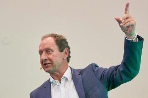 Video-Chef Krug bestreitet Vorwürfe: Keine Bevorteilung von Schalke