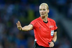 Steinhaus pfeift DFB-Pokalspiel Chemnitz-Bayern