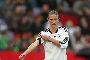 Bundestrainerin Jones holt Schmidt für "Schicksalsspiel" zurück