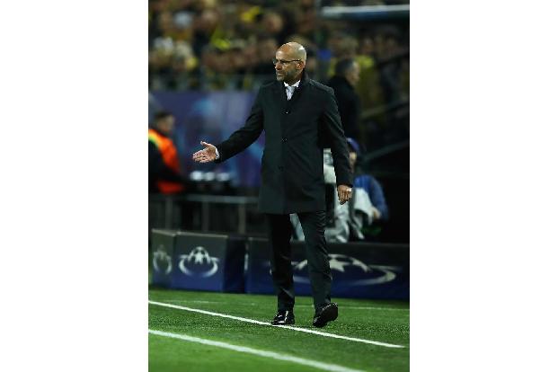 Danach ging nicht mehr viel. Dortmunds Aubameyang scheiterte an der Latte und an seinen Nerven. Coach Peter Bosz dürften unr...