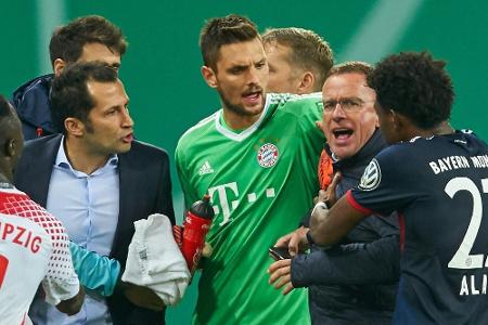 Rangnick bereut seinen Handy-Auftritt beim Pokal-Gipfel Rangnick bereut seinen Handy-Auftritt beim Pokal-Gipfel