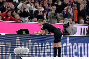 Kicker: DFB mit "Kurs-Korrektur" beim Videobeweis