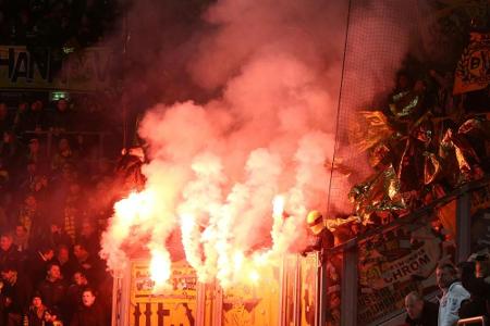 35 Razzien: Polizei-Schlag gegen militante Dresdner Fans 35 Razzien: Polizei-Schlag gegen militante Dresdner Fans