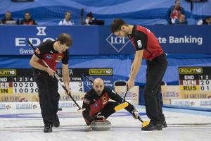 Curler gewinnen vorletztes WM-Spiel