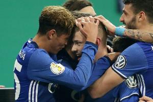 Dank Meyers Kopfballtor: Schalke setzt Erfolgsserie fort