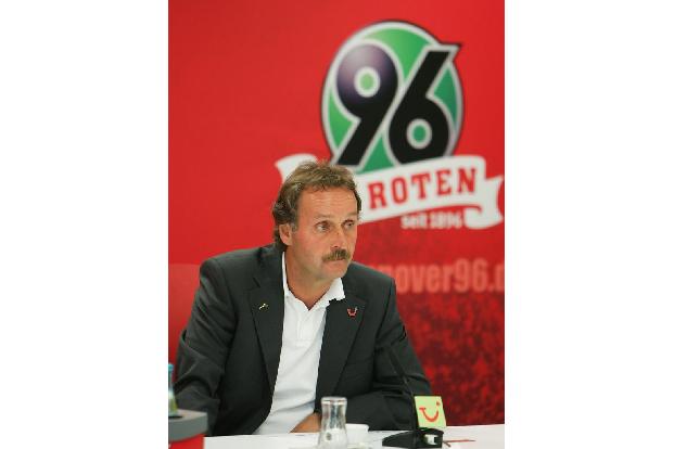 Peter Neururer (Hannover 96) | 2006 | 3 Spiele | Platz 18