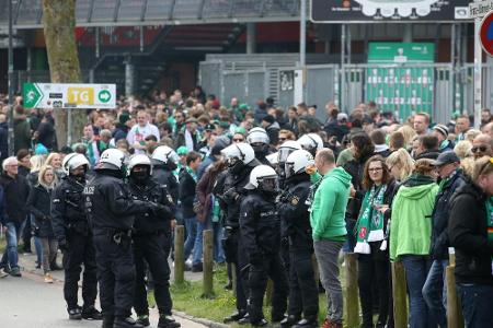 Massenschlägerei nach Bundesligaspiel Bremen - Mainz Massenschlägerei nach Bundesligaspiel Bremen - Mainz