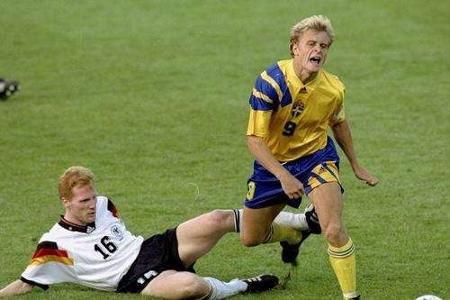 Sammer kochte im EM-Halbfinale 1992 den Gastgeber Schweden mit seinen Tacklings weich. Der Lohn war ein 3:2-Erfolg und der E...