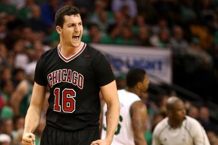Saisonbestleistung von Zipser - Niederlage für die Bulls Saisonbestleistung von Zipser - Niederlage für die Bulls