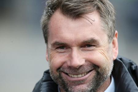 Nach Startelf-Einsatz: HSV-Trainer Hollerbach lobt Walace Nach Startelf-Einsatz: HSV-Trainer Hollerbach lobt Walace