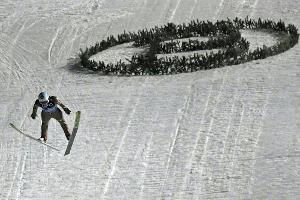 Stoch führt vor Kubacki - Grand Slam zum Greifen nah