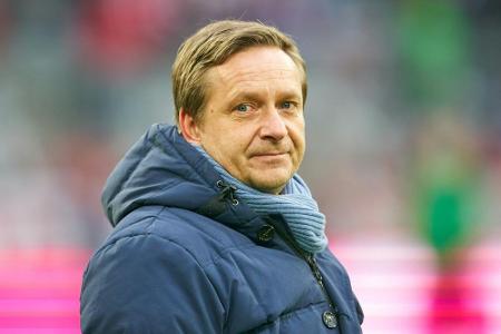Heldt verurteilt rassistische Beleidigungen in Hannover - Schröder und Bruchhagen sehen kein allgemeines Problem Heldt verurteilt rassistische Beleidigungen in Hannover - Schröder und Bruchhagen sehen kein allgemeines Problem