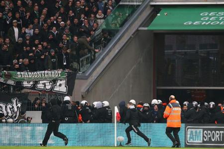 Nach Zwischenfall beim Rheinderby: FC-Ordner erhalten neue Westen Nach Zwischenfall beim Rheinderby: FC-Ordner erhalten neue Westen