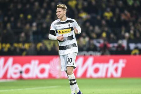 Gladbach verlängert Vertrag mit Elvedi vorzeitig Gladbach verlängert Vertrag mit Elvedi vorzeitig