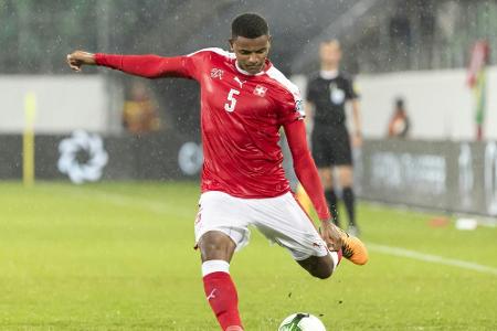 Perfekt: BVB verpflichtet Abwehrspieler Akanji aus Basel Perfekt: BVB verpflichtet Abwehrspieler Akanji aus Basel