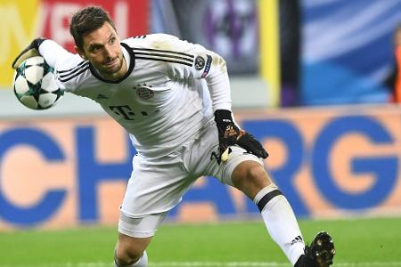 Ulreich absolviert Passübungen - Lewandowski beim Aufwärmen dabei