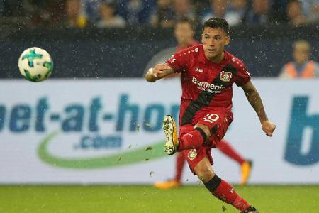Aranguiz nach Muskelfaserriss zurück im Bayer-Training Aranguiz nach Muskelfaserriss zurück im Bayer-Training