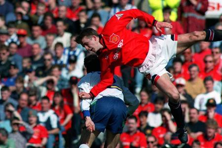 Die große Karriere des späteren Weltstars begann im April 1995, als er im zarten Alter von 20 Jahren beim 0:0 gegen Leeds se...