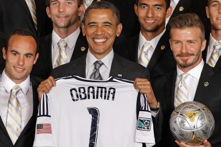 Als Belohnung wurden der Engländer und seine Teamkollegen von US-Präsident Barack Obama ins Weiße Haus eingeladen. Dort gab ...