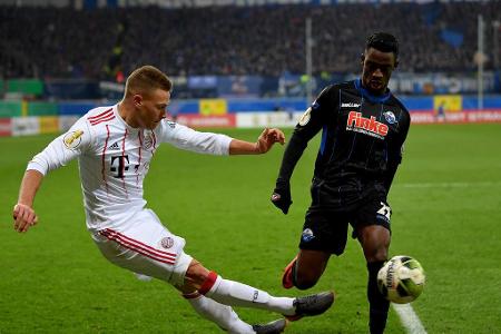 Joshua Kimmich flankt den Ball ins Zentrum.