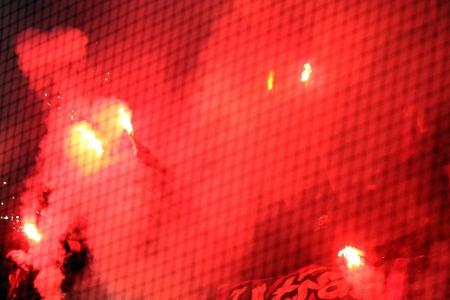 Freiburg will Geldstrafe für Pyrotechnik-Vergehen an Täter weiterleiten Freiburg will Geldstrafe für Pyrotechnik-Vergehen an Täter weiterleiten