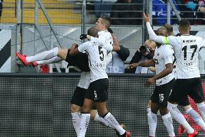 Adler-Patzer, Eigentor und Stockfehler: Mainz "schießt" Frankfurt ins Halbfinale