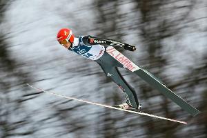 Skispringen: Geiger führt zur Halbzeit, Eisenbichler enttäuscht