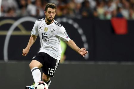 Medien: Bayern buhlt um Younes - Wechsel nach Neapel geplatzt Medien: Bayern buhlt um Younes - Wechsel nach Neapel geplatzt