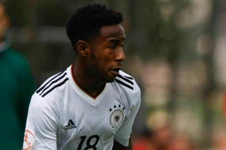 Wolfsburg gibt Juniorennationalspieler Yeboah Zamora Profivertrag Wolfsburg gibt Juniorennationalspieler Yeboah Zamora Profivertrag