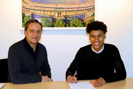 Hannover 96 bindet Talent Maina langfristig