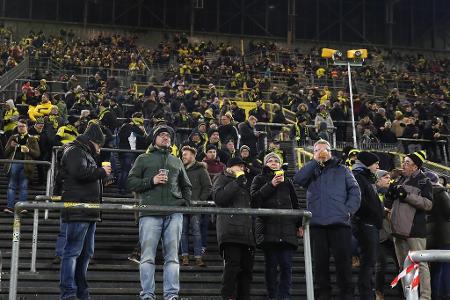 Gelbe Wand mit Lücken: Die Bilder des Fan-Boykotts