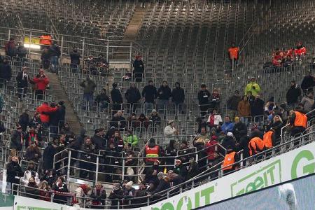 Gelbe Wand mit Lücken: Die Bilder des Fan-Boykotts