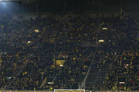 Gelbe Wand mit Lücken: Die Bilder des Fan-Boykotts